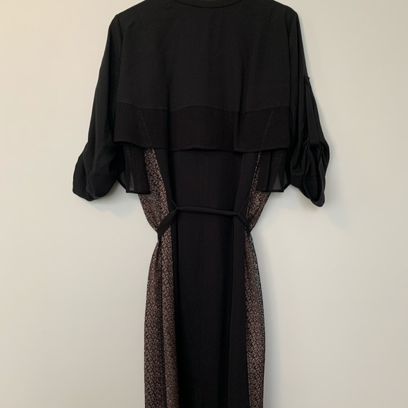 BCBG MaxAzria Runway. Kaye Belted Dress. 100% Silk - Picture 3 of 11